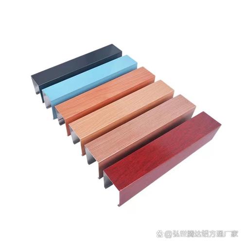 铝合金u型槽吊顶是一种新型的装饰材料,具有轻巧,美观,耐用等特点